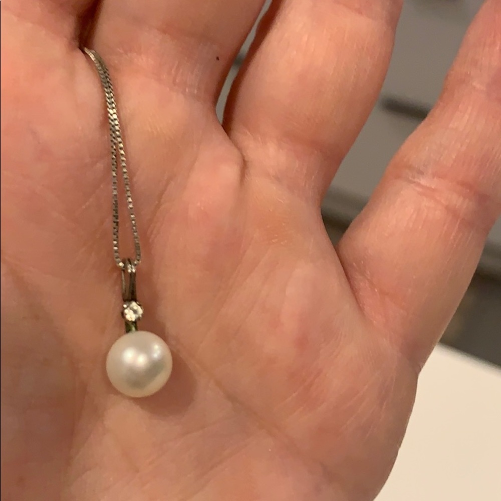 Diamond and pearl necklace